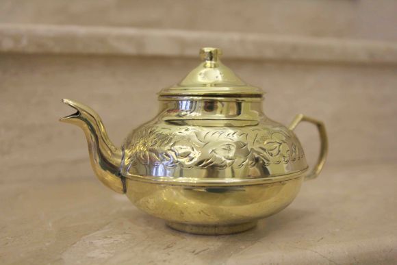 Замечательная винтажная новогодняя тортница с лопаткой.Европа.