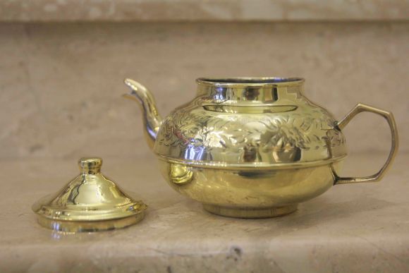 Замечательная винтажная новогодняя тортница с лопаткой.Европа.