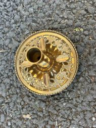 Оригинальная пепельница-подсвечник.