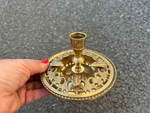 Оригинальная пепельница-подсвечник.