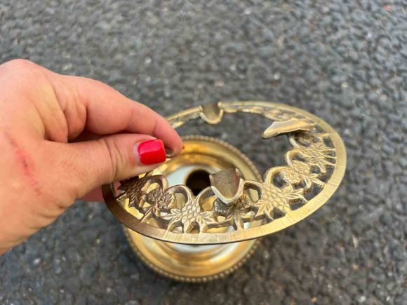 Оригинальная пепельница-подсвечник.