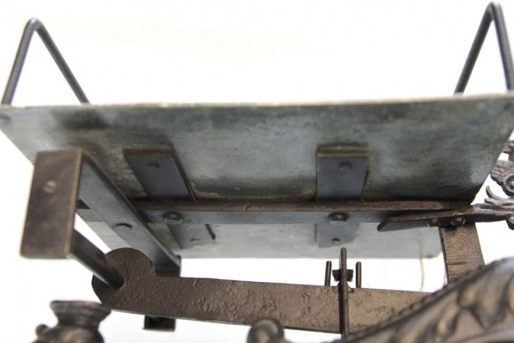 Старинные тяжелые весы на 20 кг. Чугунное литье. Европа