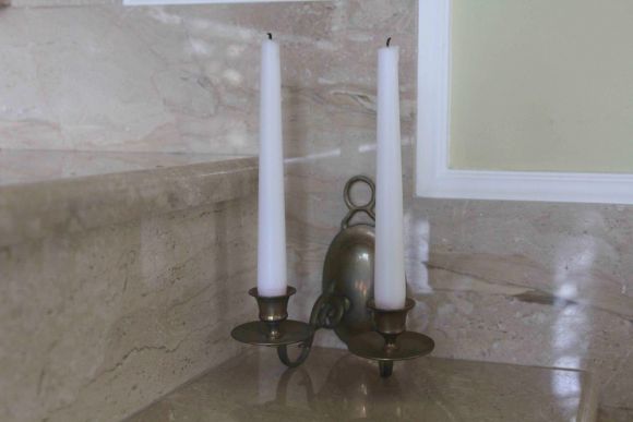 Очень интересный настенный старинный подсвечник - бра