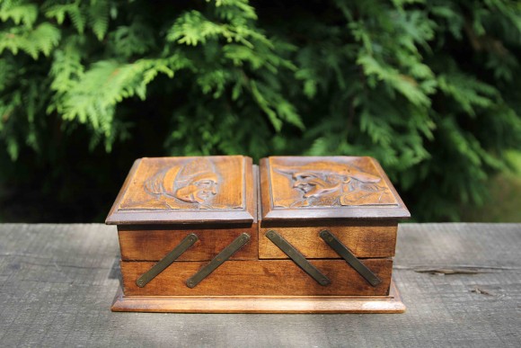 Замечательная резная шкатулочка - для мелочей или рукоделия