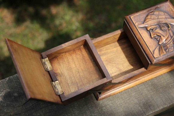 Замечательная резная шкатулочка - для мелочей или рукоделия