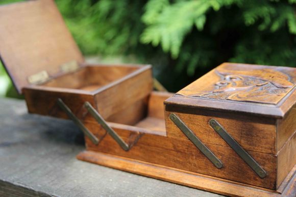 Замечательная резная шкатулочка - для мелочей или рукоделия