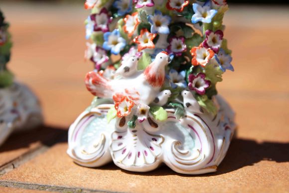 Пара подсвечников с богатым орнаментом