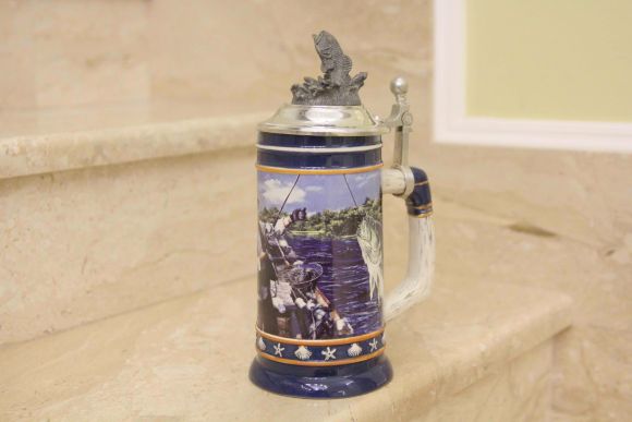 Пивная кружка с рельефным рисунком. Европа. Начало 20 века