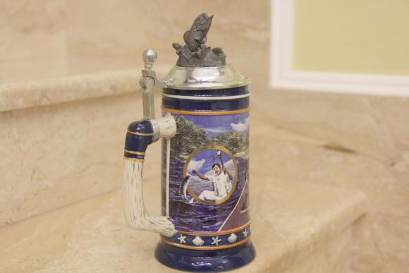 Пивная кружка с рельефным рисунком. Европа. Начало 20 века