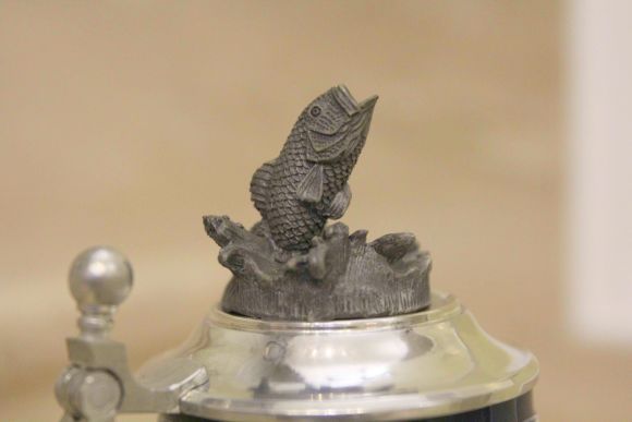 Пивная кружка с рельефным рисунком. Европа. Начало 20 века