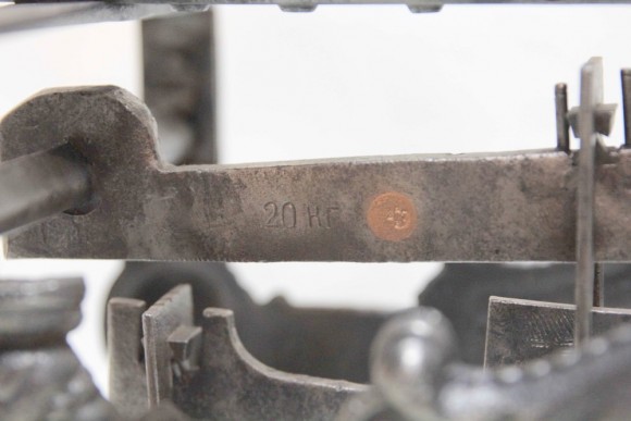 Старинные весы с двумя  латунными чашами. Клейма. Европа 20 век