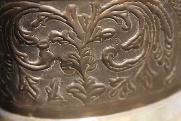 Латунная шкатулка с удобной крышкой в патине