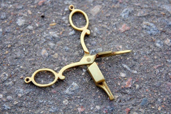 Старинные ножницы для тушение свечей