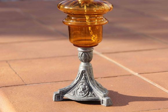 Яркая эффектная керосиновая лампа. Европа. Начало 20 века