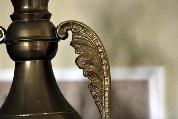 Старинная каминная ваза из латуни. Европа.Конец 19 века