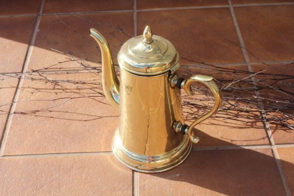 Чайник - кофейник из латуни. Идеальная форма. Европа