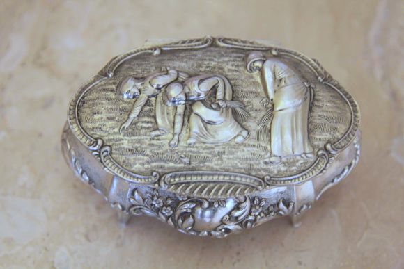 Винтажная шкатулка "Бабы в поле за работой"