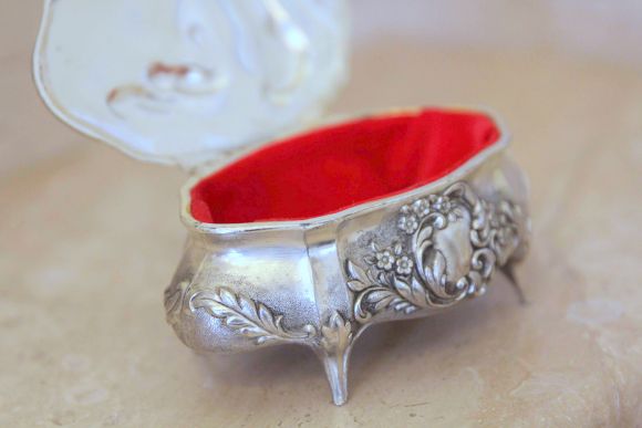 Винтажная шкатулка "Бабы в поле за работой"