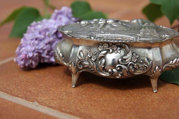 Винтажная шкатулка "Бабы в поле за работой"