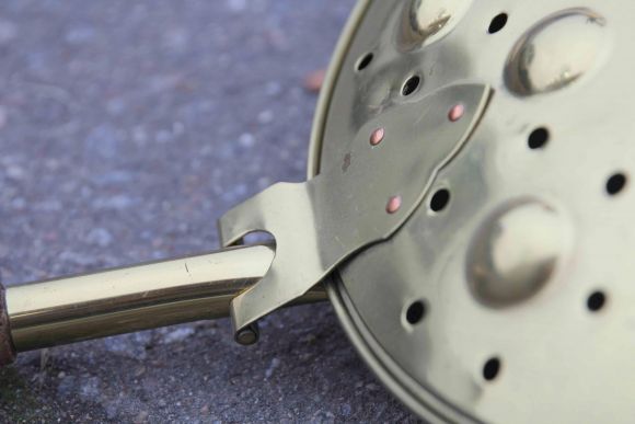 Латунная отполированая сковорода для жарки каштанов