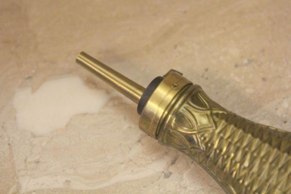 Винтажная охотничья пороховница из латуни