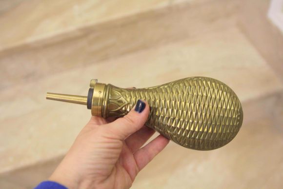 Винтажная охотничья пороховница из латуни