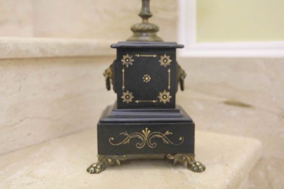 Старинный канделябр на три свечи