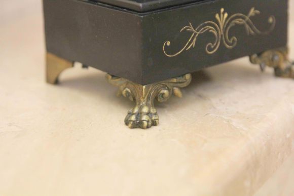 Старинный канделябр на три свечи