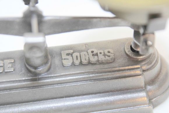 Старинные чугунные весы рассчитанные на 500 г. Англия начало 20 век. Force