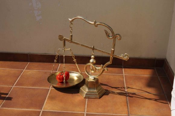 Очень необычные антикварные весы. Европа. Начало 20 века