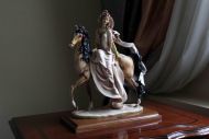 Винтажная статуэтка Armani девушка на коне