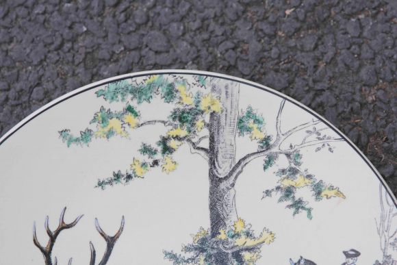 Номерное настенное украшение с охотничьим сюжетом.