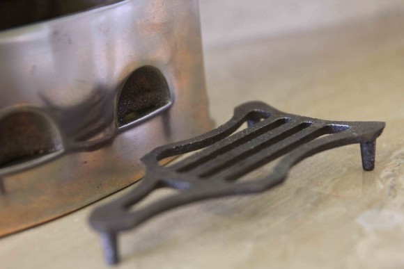 Старинный утюг с рыбками. Состояние идеальное. Европа. Начало 20 века