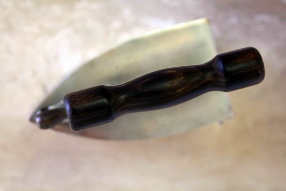 Старинный утюг с рыбками. Состояние идеальное. Европа. Начало 20 века