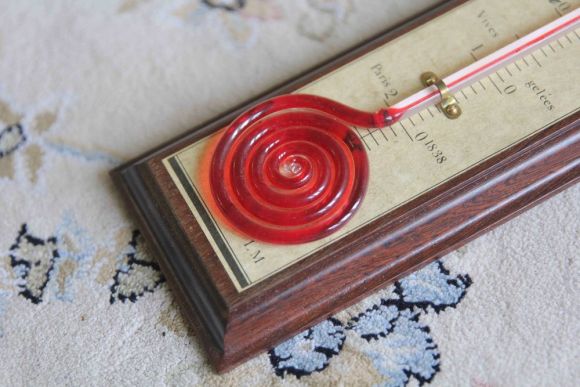 Антикварный,настенный термометр с ракушкой. Франция. Начало 20 века