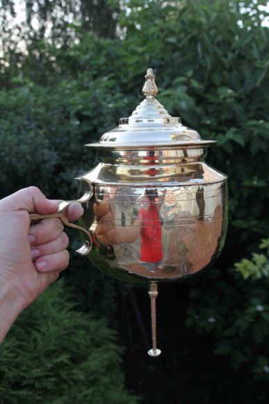 Антикварный европейский умывальник из латуни