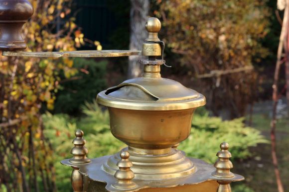 Винтажная кофемолка из латуни. Европа. Начало 20 века