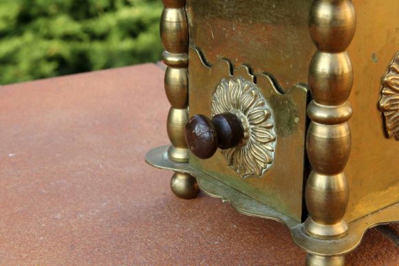 Винтажная кофемолка из латуни. Европа. Начало 20 века