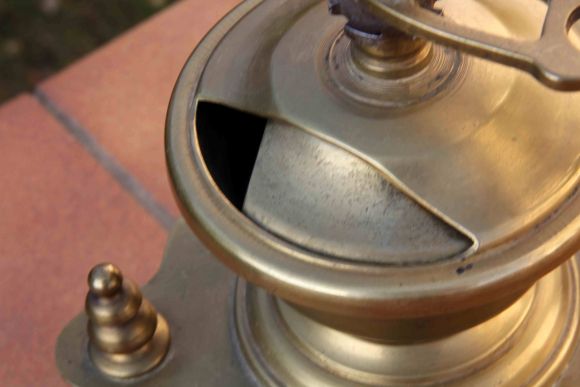 Винтажная кофемолка из латуни. Европа. Начало 20 века