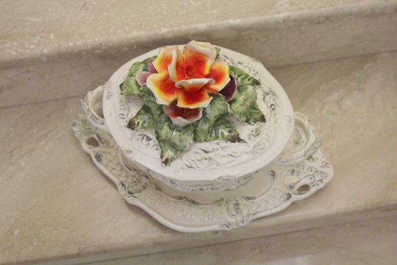 Винтажная супница из фарфора