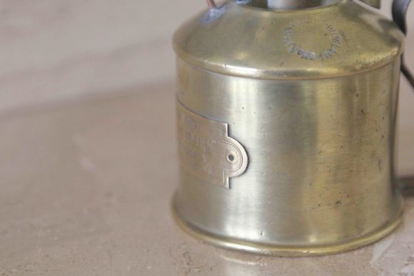 Антикварная латунная паяльная лампа с клеймом.