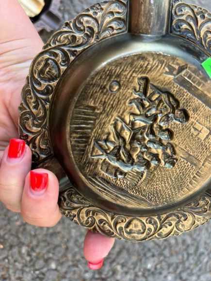 Круглая металлическая  пепельница ИГРОКИ