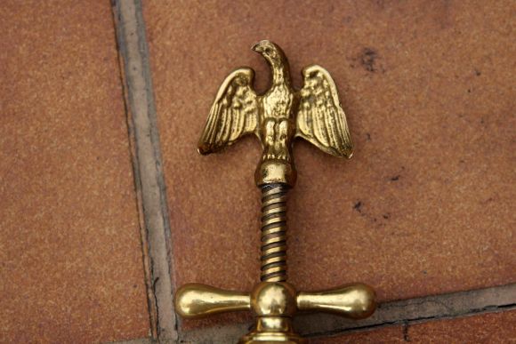Латунный винтажный штопор с орлом