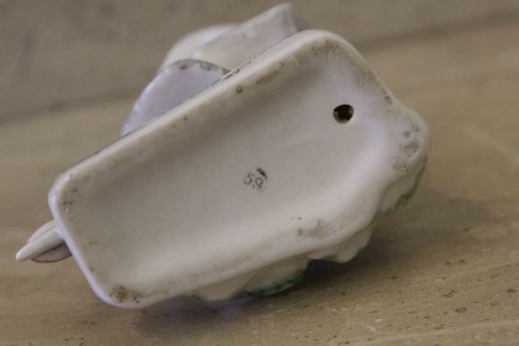 Спорт залог здоровья - конькобежка - советский фарфор 50 гг