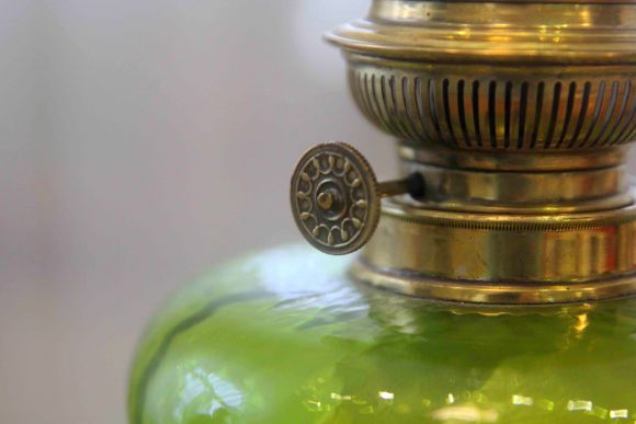 Очень эффектная керосиновая лампа. Европа. Начало 20 века