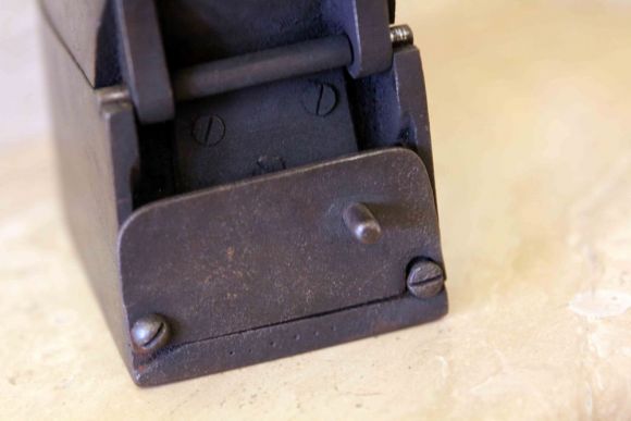 Антикварный утюг со звездой. Почти 5 кг. Утюг-монстр. Европа. Начало 20 в