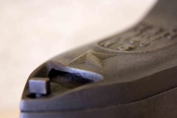 Антикварный утюг со звездой. Почти 5 кг. Утюг-монстр. Европа. Начало 20 в