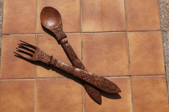 Настенное панно ложка-вилка.  оберег для дома. Массив дерева