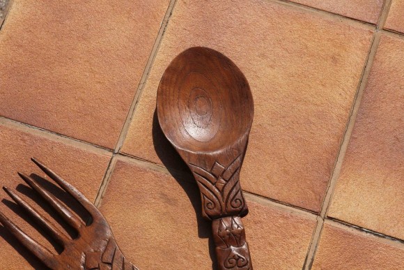 Настенное панно ложка-вилка.  оберег для дома. Массив дерева