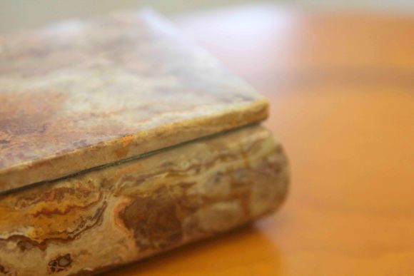 Винтажная шкатулка из оникса. Европа. Начало 20 века